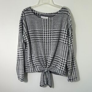 Skye’s the Limit Black & White Houndstooth Tie-Front Sweater – Size Medium